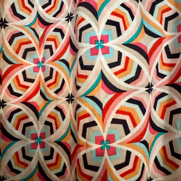 Colorful Geometric Patterned Blouse - Picture 2 of 4